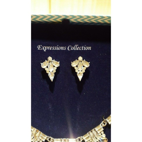 Silver Necklace Boxed Set with Rhinestones Formal - Picture 4 of 4